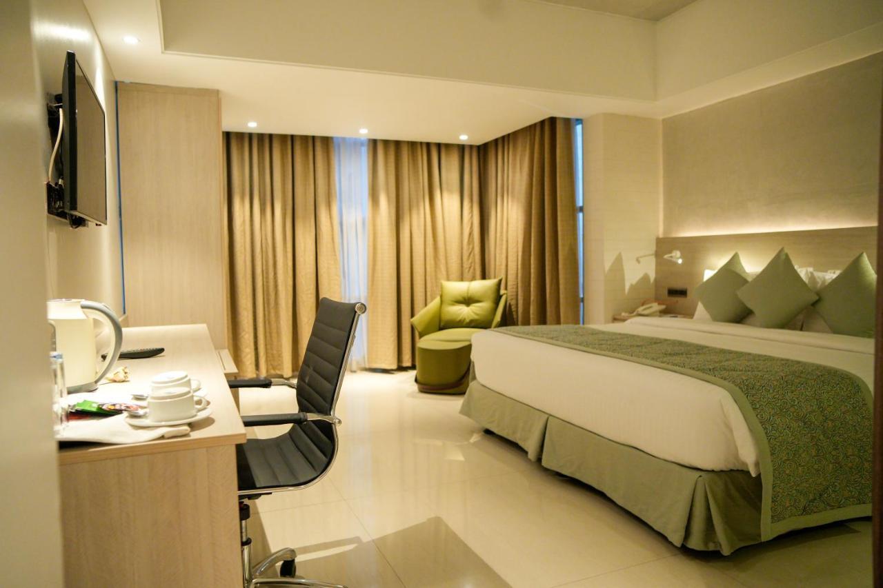 Lakeshore Heights Дака Екстериор снимка